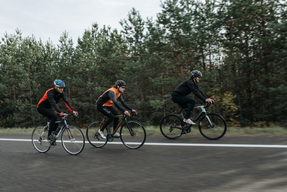 Bezpečnosť na bicykli: pravidlá, výbava a viditeľnosť
