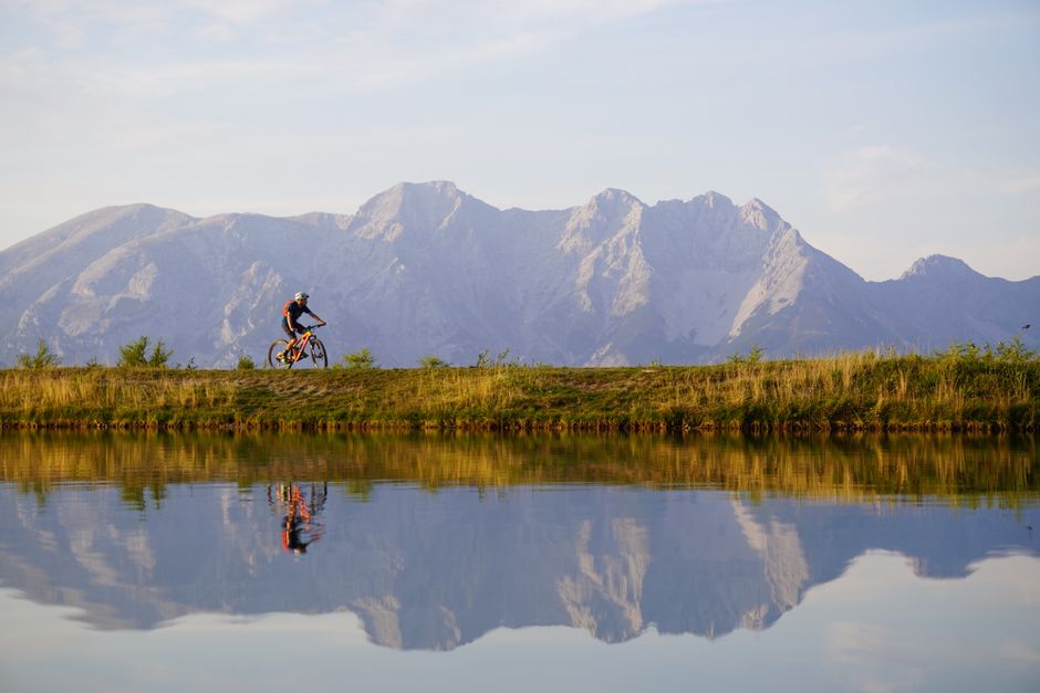 Cyklista v horách na Slovensku